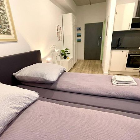 Neu Wunderschoenenes Weisses Apartament Am Schloessle Zentrum Goldstadt بفورتسهايم المظهر الخارجي الصورة