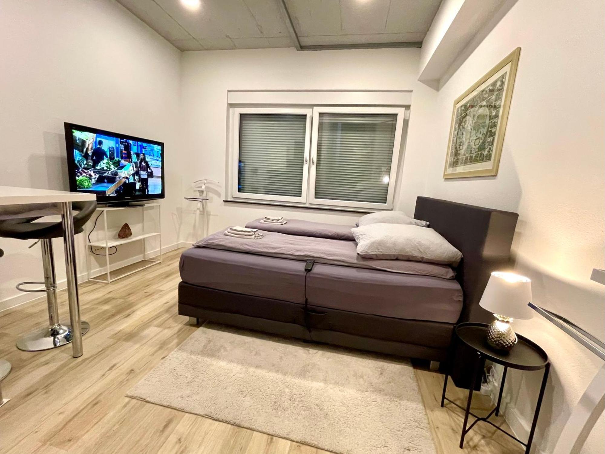 Neu Wunderschoenenes Weisses Apartament Am Schloessle Zentrum Goldstadt بفورتسهايم المظهر الخارجي الصورة
