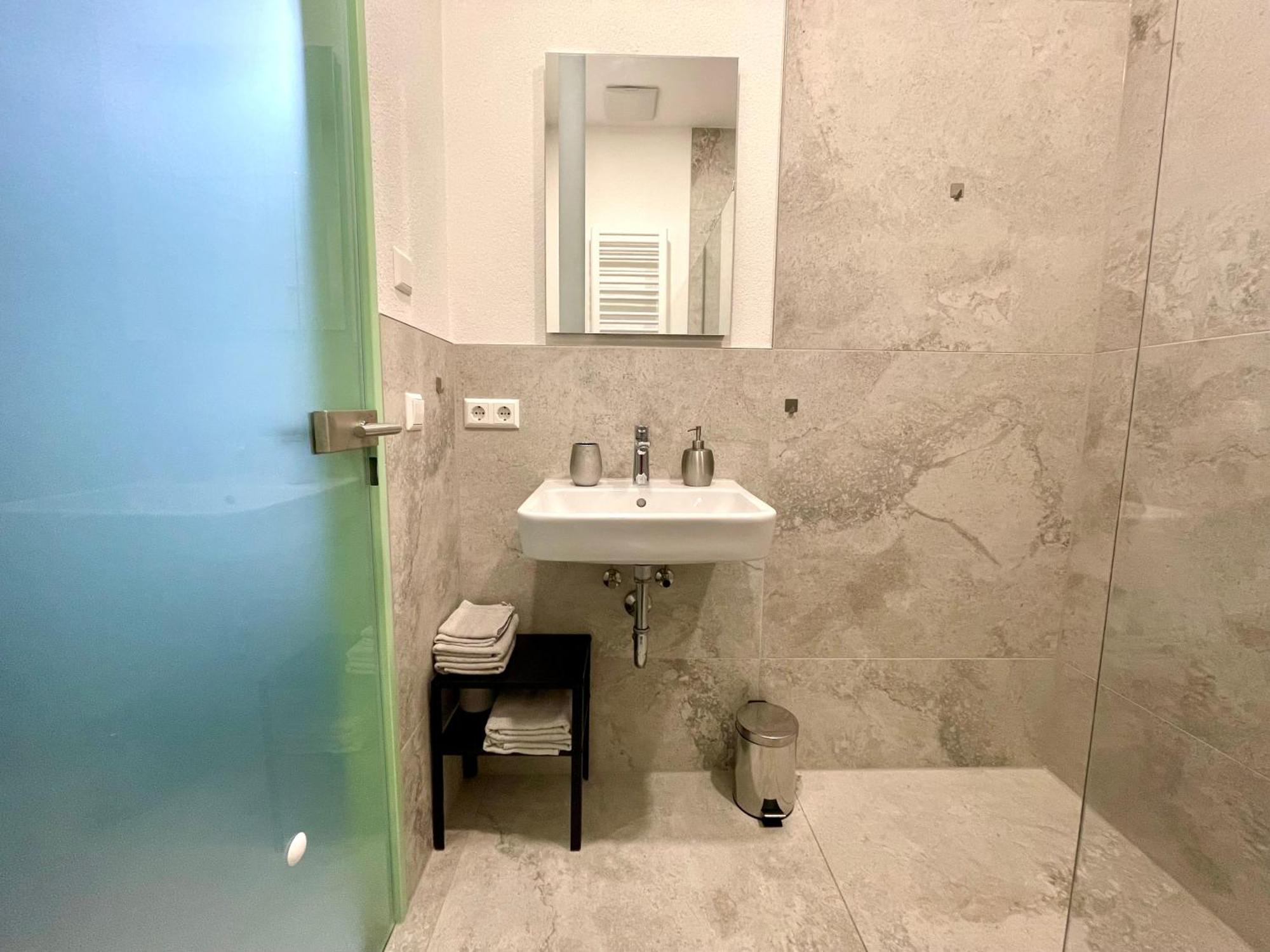 Neu Wunderschoenenes Weisses Apartament Am Schloessle Zentrum Goldstadt بفورتسهايم المظهر الخارجي الصورة