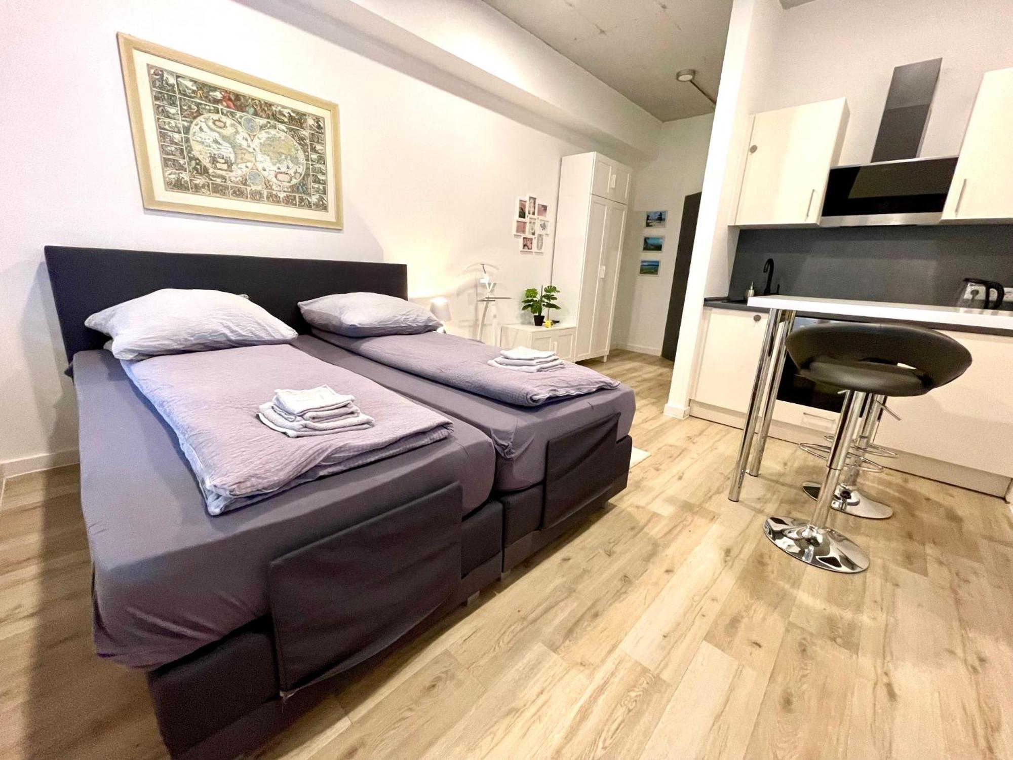 Neu Wunderschoenenes Weisses Apartament Am Schloessle Zentrum Goldstadt بفورتسهايم المظهر الخارجي الصورة