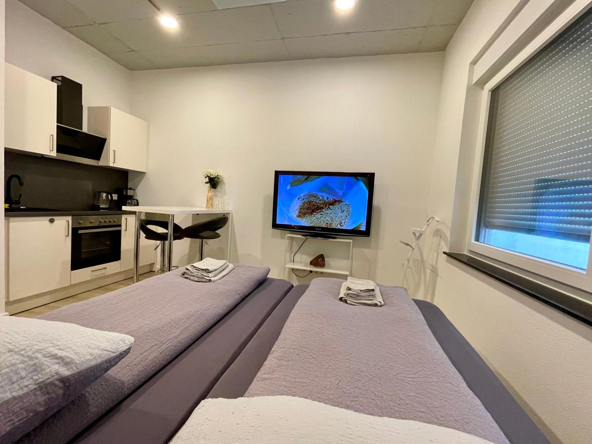 Neu Wunderschoenenes Weisses Apartament Am Schloessle Zentrum Goldstadt بفورتسهايم المظهر الخارجي الصورة