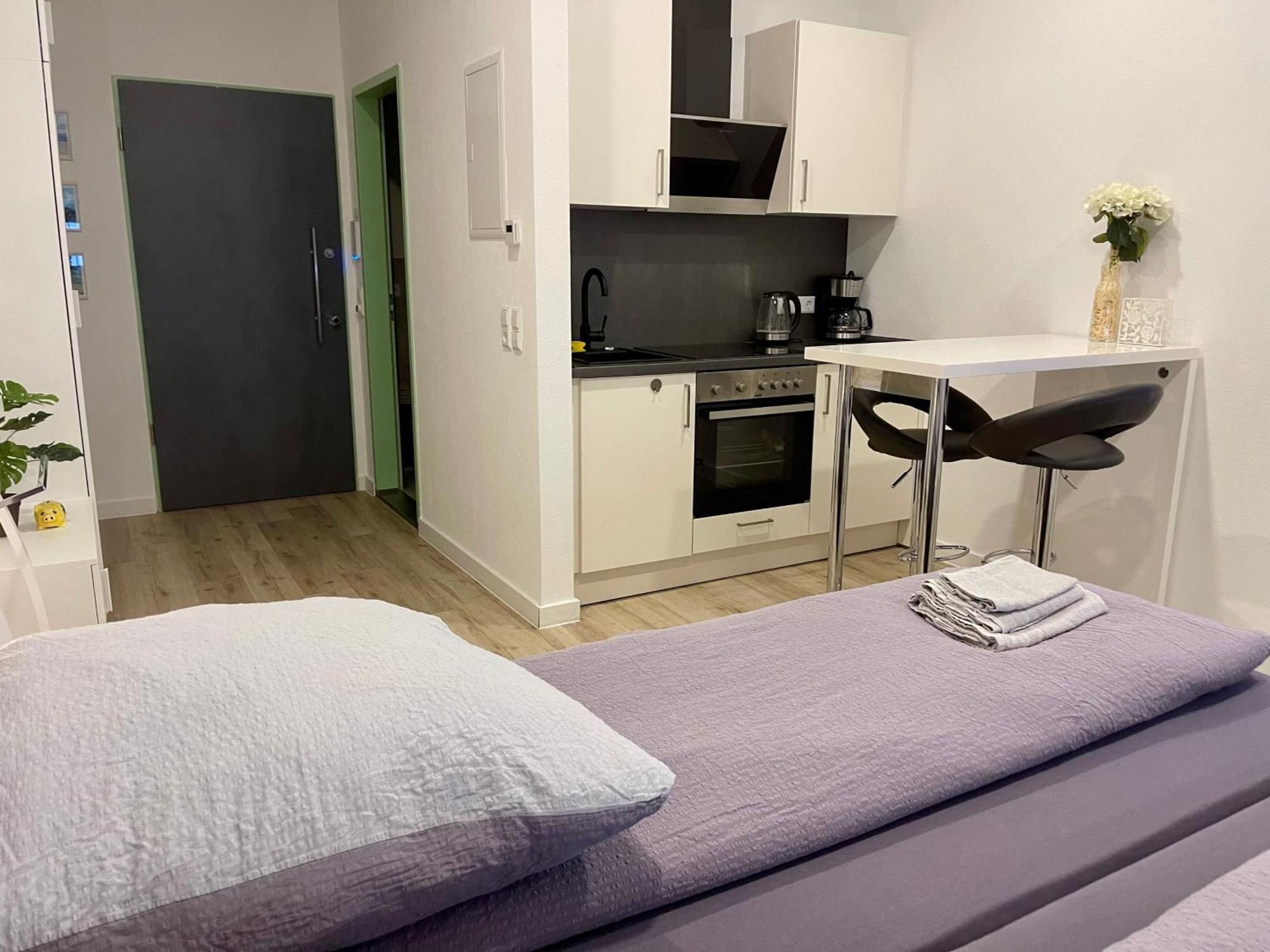 Neu Wunderschoenenes Weisses Apartament Am Schloessle Zentrum Goldstadt بفورتسهايم المظهر الخارجي الصورة