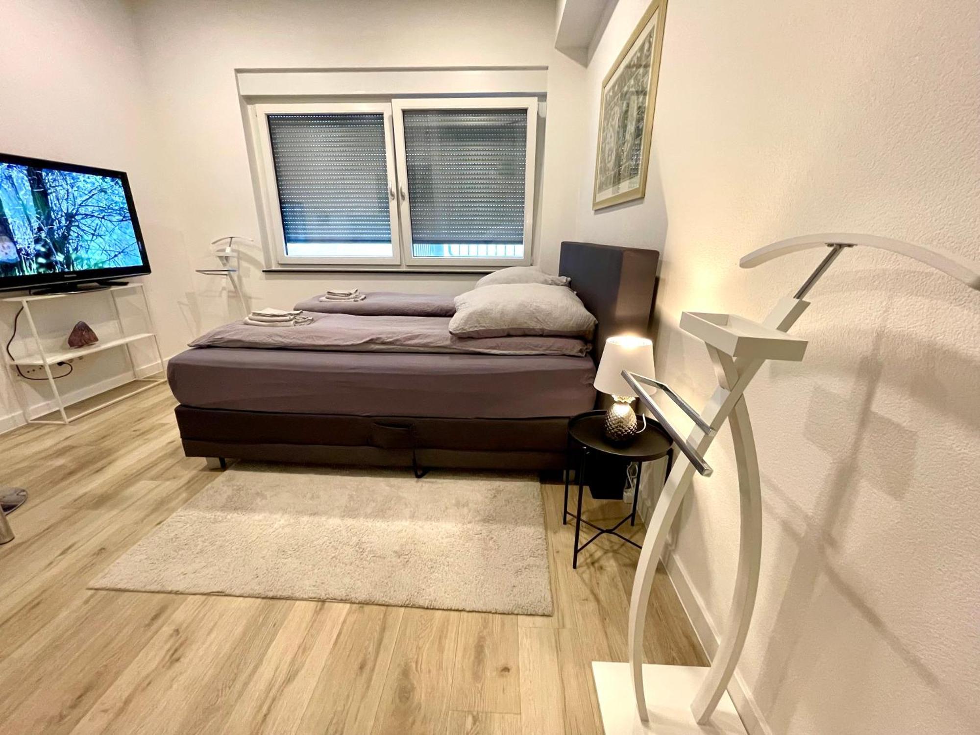 Neu Wunderschoenenes Weisses Apartament Am Schloessle Zentrum Goldstadt بفورتسهايم المظهر الخارجي الصورة