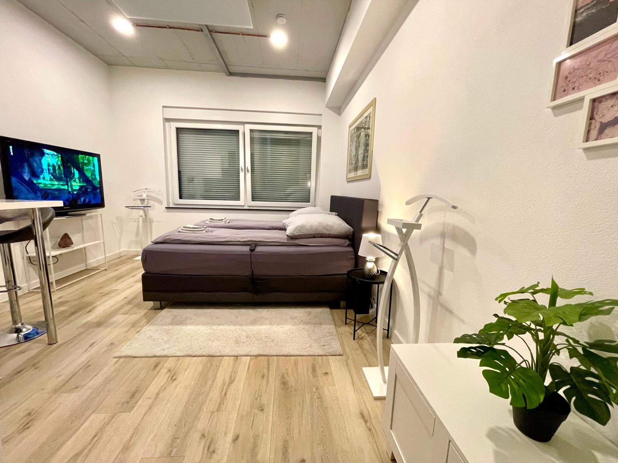 Neu Wunderschoenenes Weisses Apartament Am Schloessle Zentrum Goldstadt بفورتسهايم المظهر الخارجي الصورة