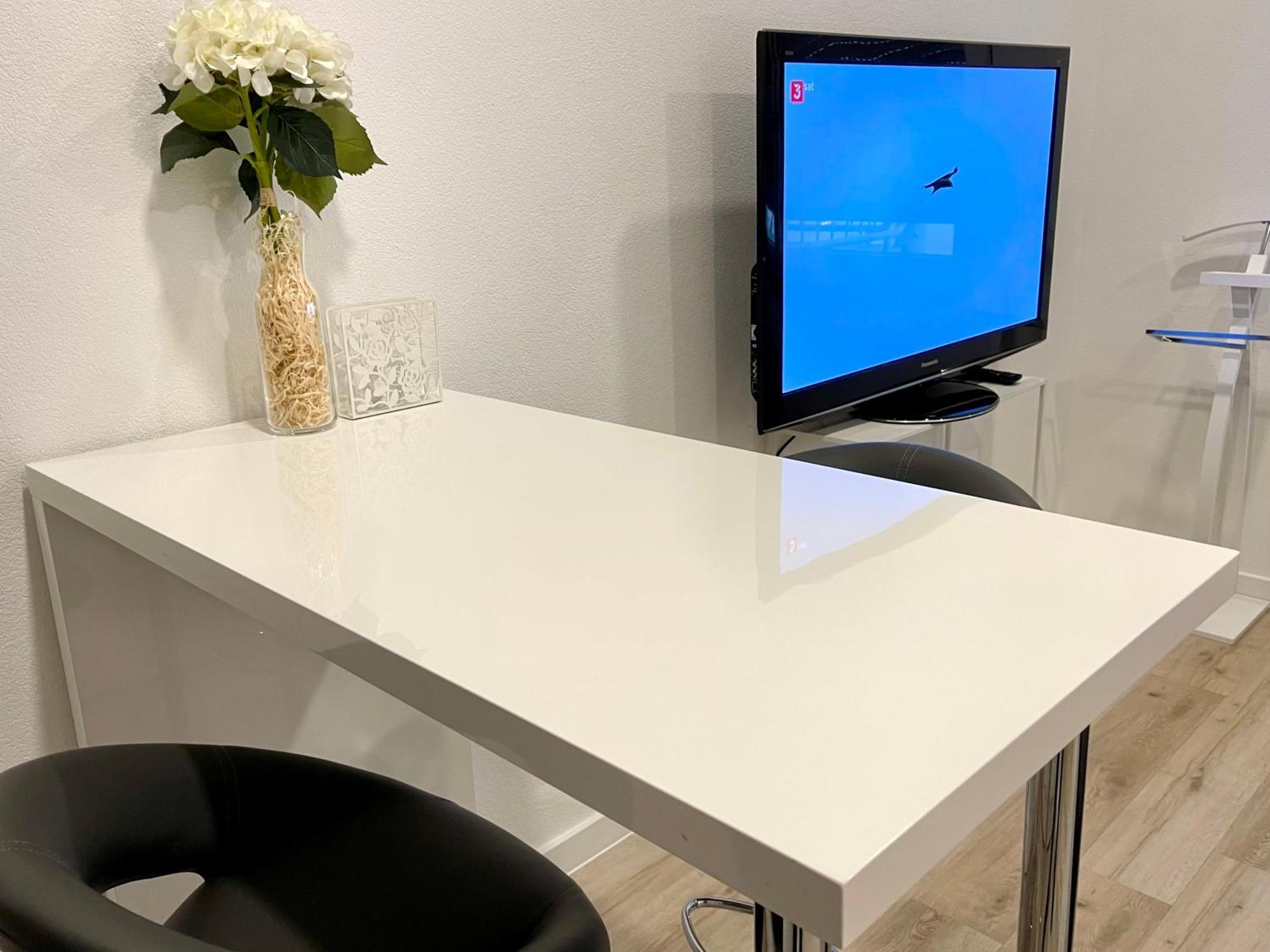 Neu Wunderschoenenes Weisses Apartament Am Schloessle Zentrum Goldstadt بفورتسهايم المظهر الخارجي الصورة