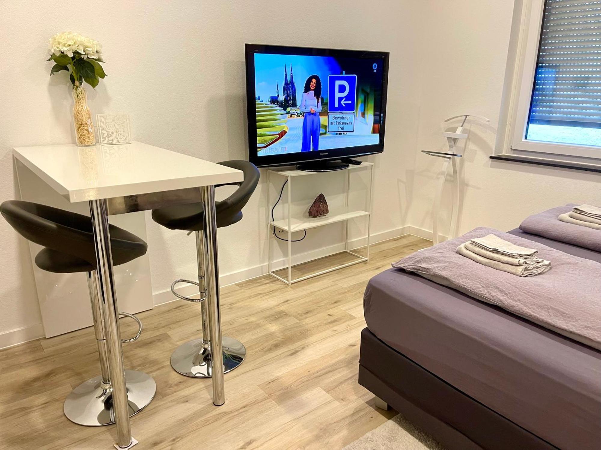 Neu Wunderschoenenes Weisses Apartament Am Schloessle Zentrum Goldstadt بفورتسهايم المظهر الخارجي الصورة