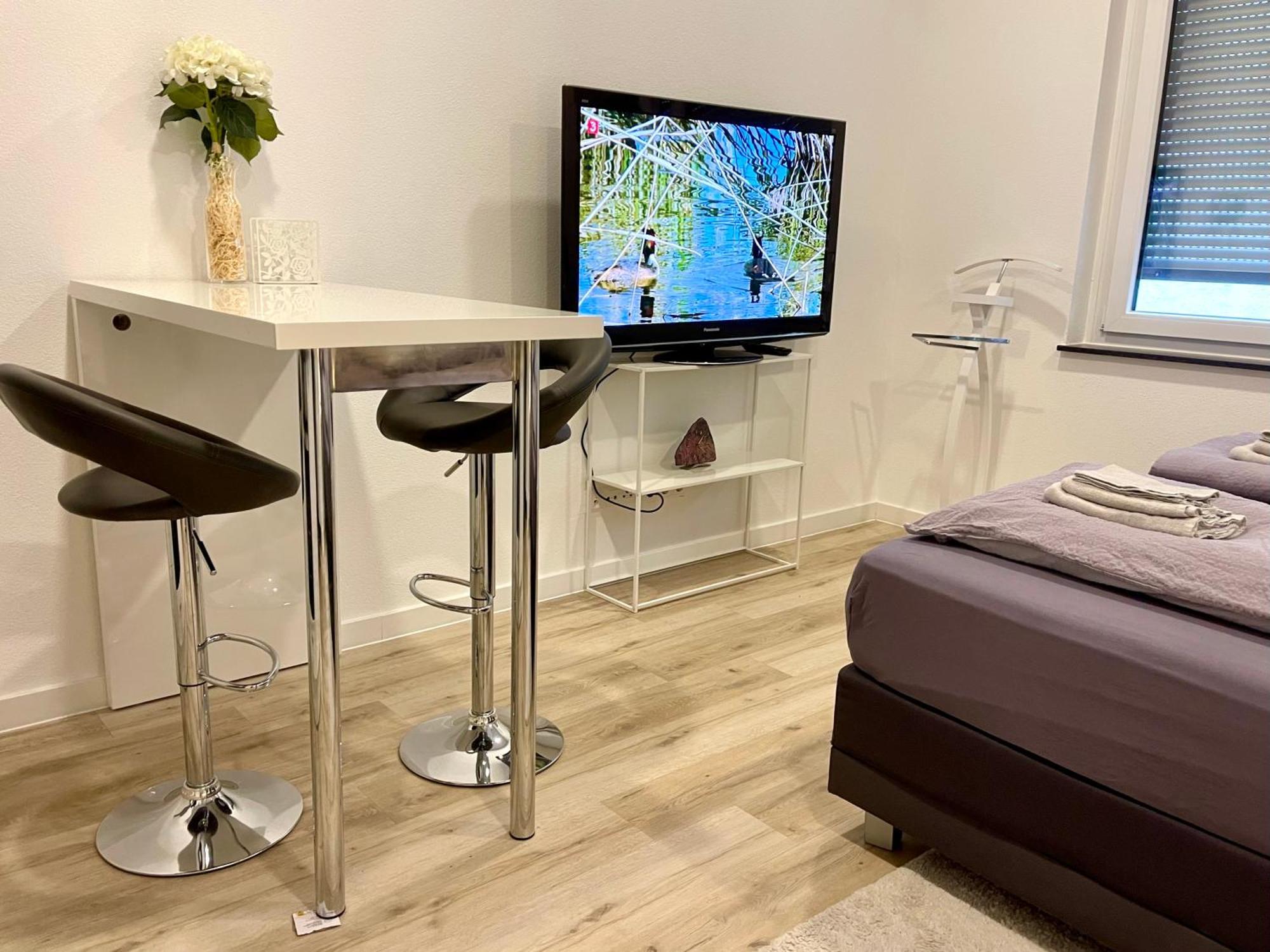 Neu Wunderschoenenes Weisses Apartament Am Schloessle Zentrum Goldstadt بفورتسهايم المظهر الخارجي الصورة
