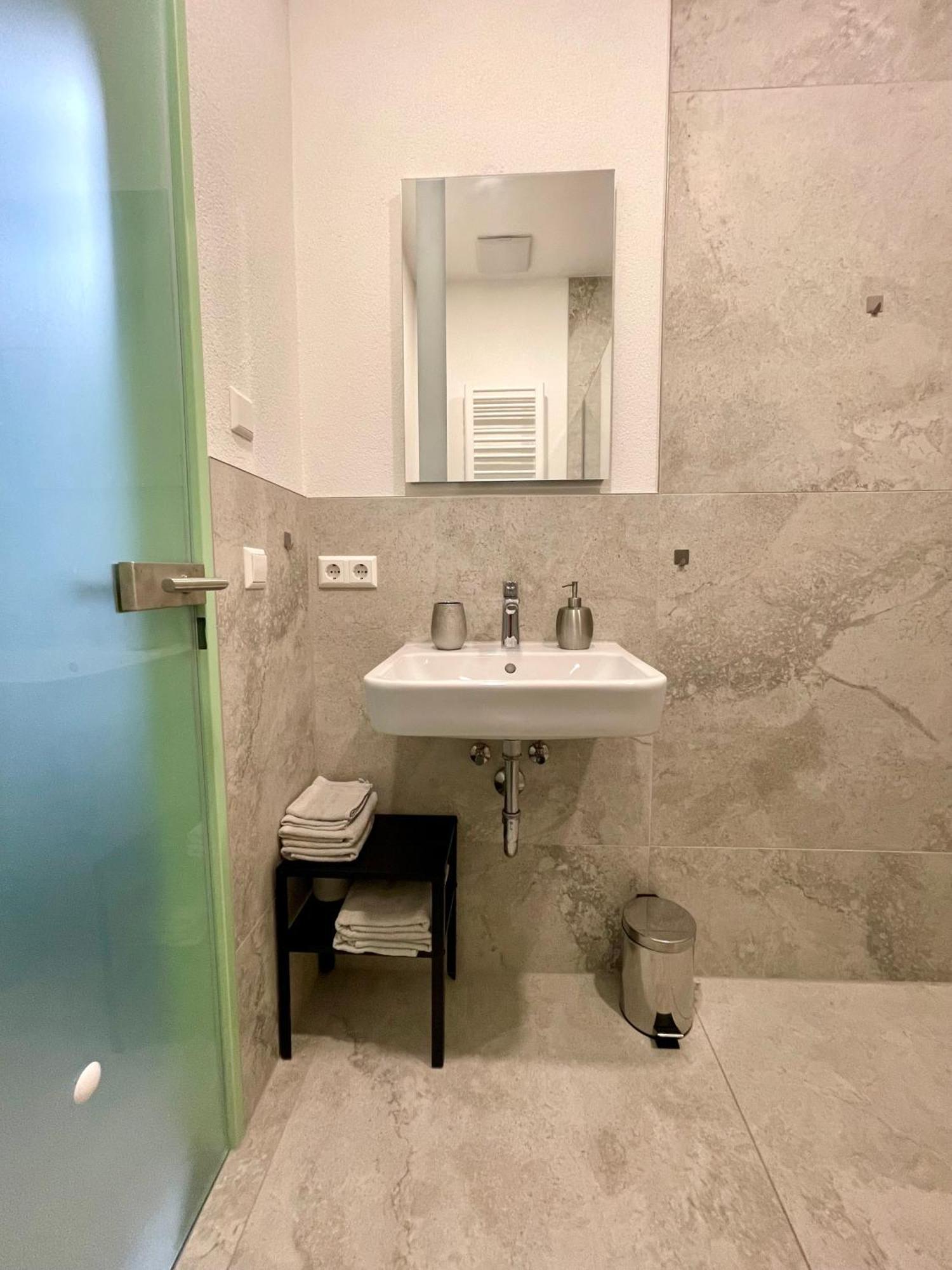 Neu Wunderschoenenes Weisses Apartament Am Schloessle Zentrum Goldstadt بفورتسهايم المظهر الخارجي الصورة