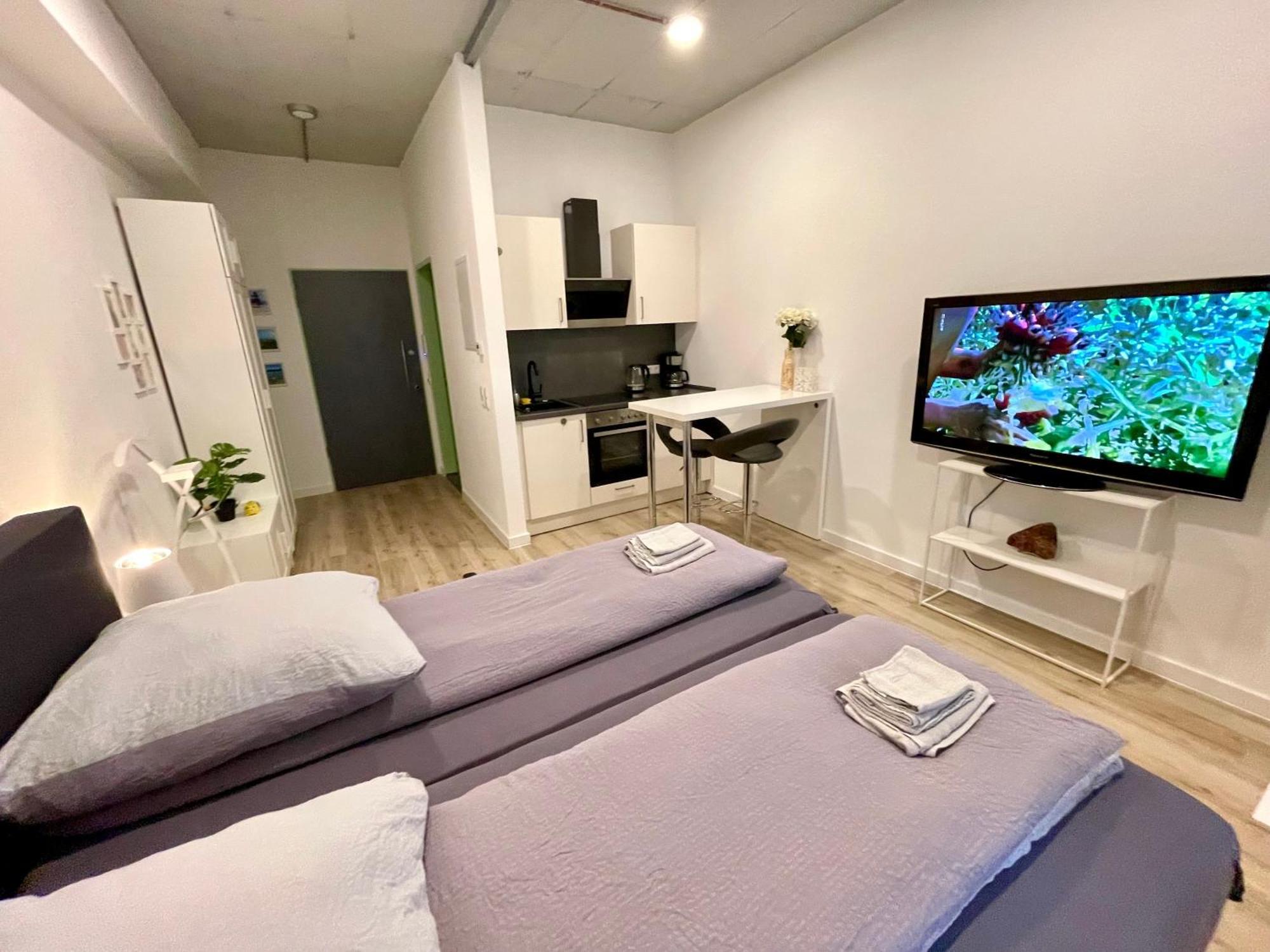 Neu Wunderschoenenes Weisses Apartament Am Schloessle Zentrum Goldstadt بفورتسهايم المظهر الخارجي الصورة