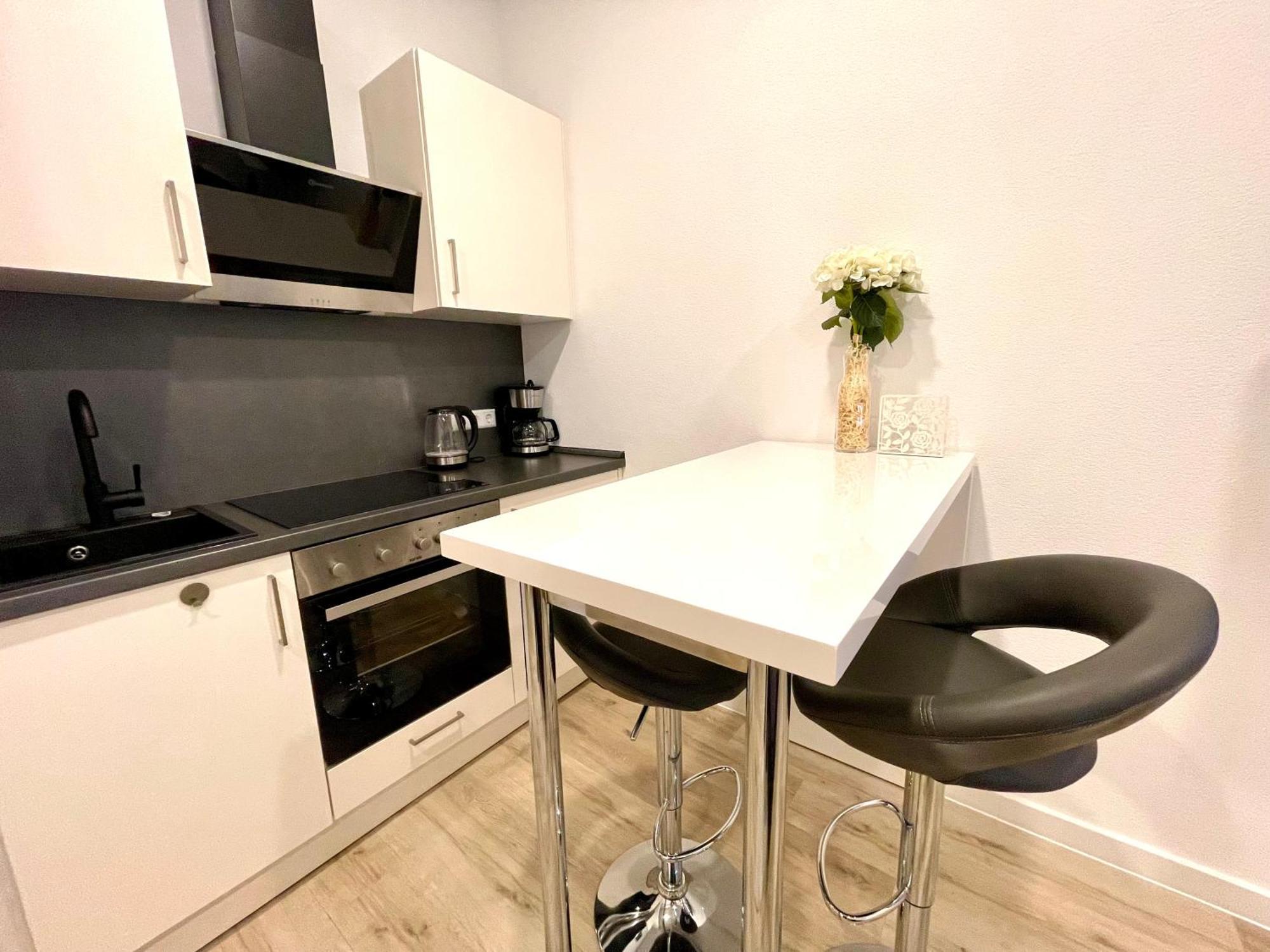 Neu Wunderschoenenes Weisses Apartament Am Schloessle Zentrum Goldstadt بفورتسهايم المظهر الخارجي الصورة